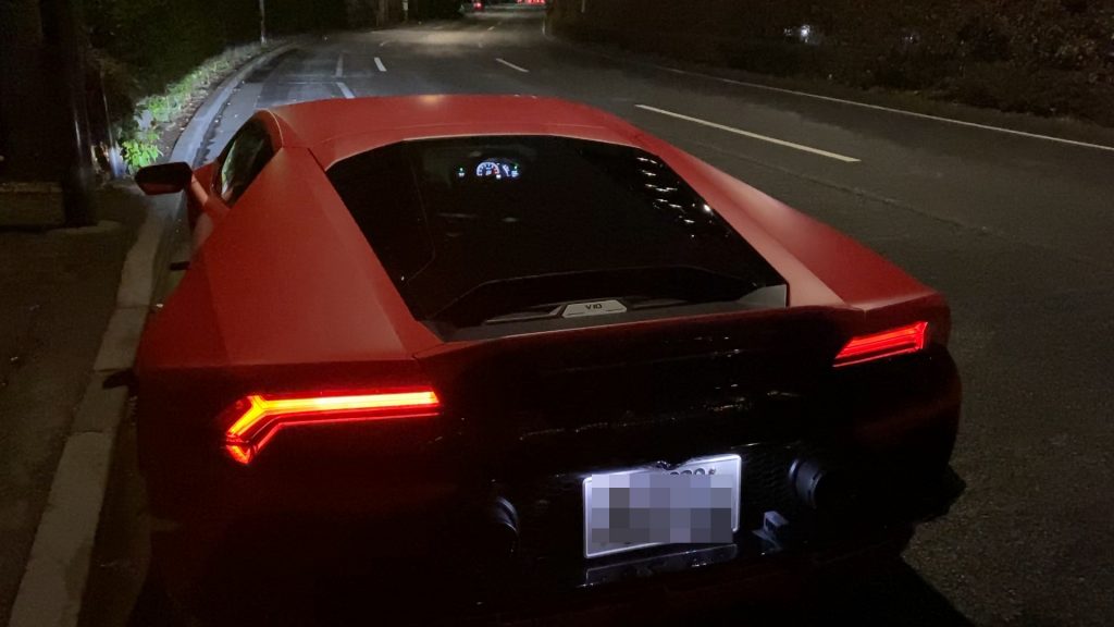 ランボルギーニ ウラカンevo トンネル走行でパンパンやります バブリング音 ブリッピング音出まくりです Super Car Life